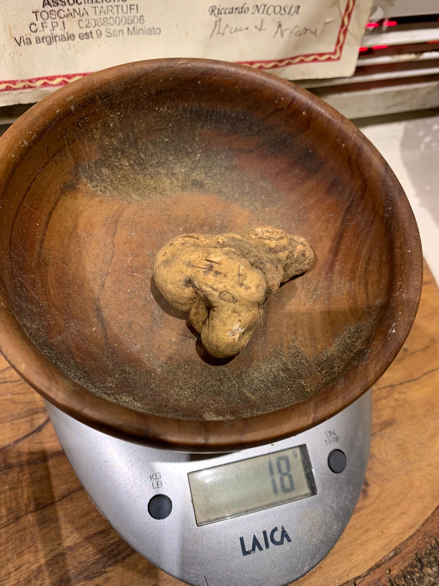 2 / Truffe Blanche dite d’Alba, provenance Italie, Tuber magnatum Pico
